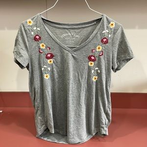 Aeropostale short sleeve tee with floral design size medium